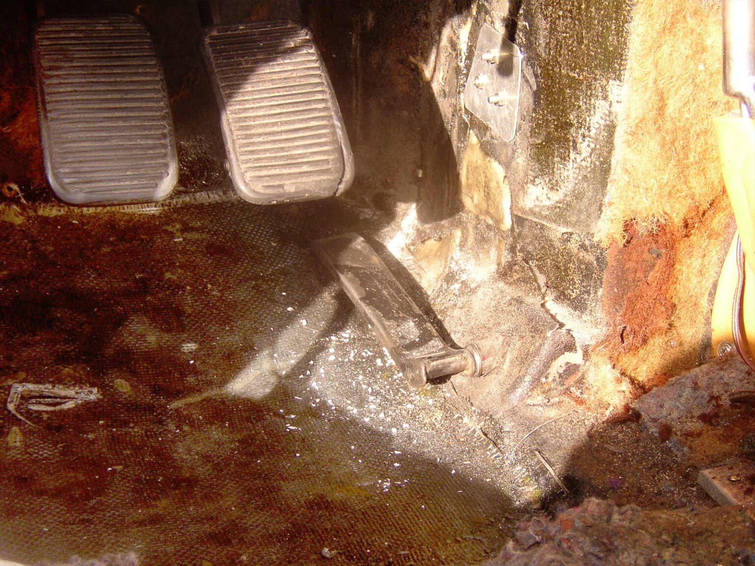 Ferrari 275 GTB - starke Beschädigungen nach Explosion