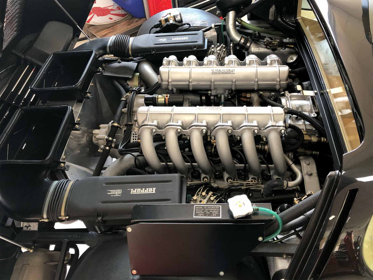 Ferrari 512BBi Motorraum