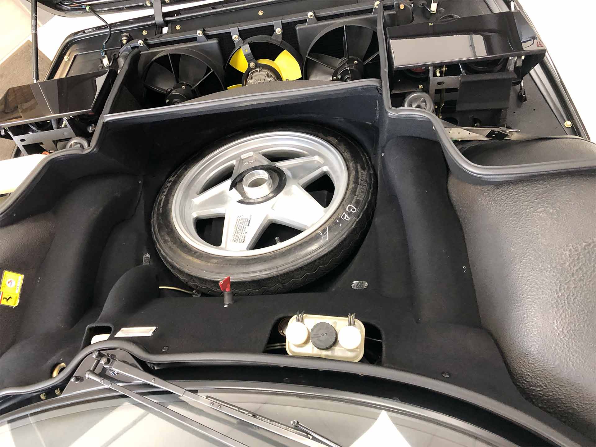 Ferrari 512BBi trunk with spare wheel