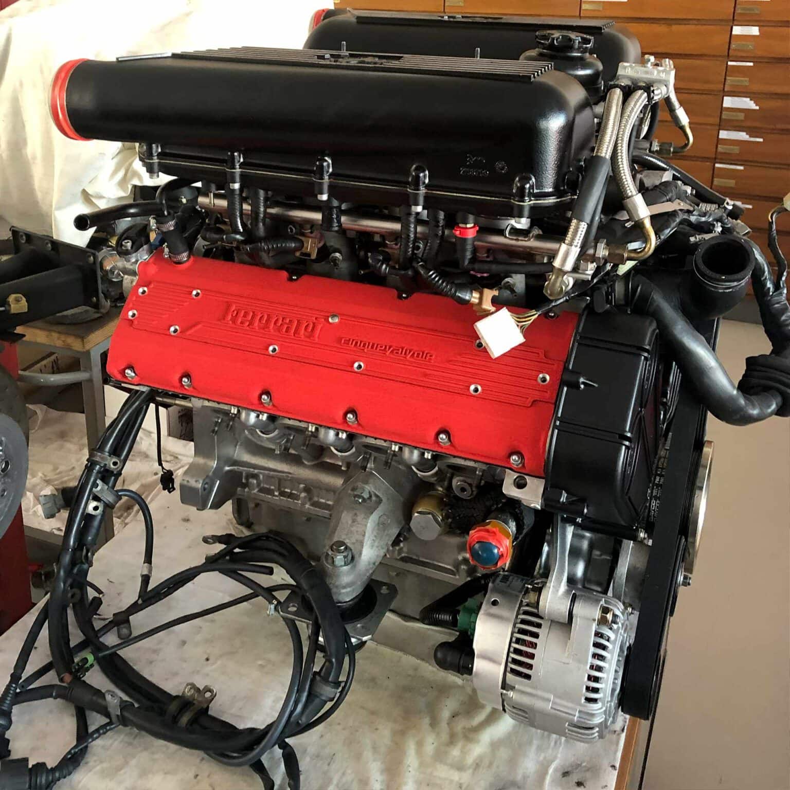 Ferrari F355 Service Motor Inspektion