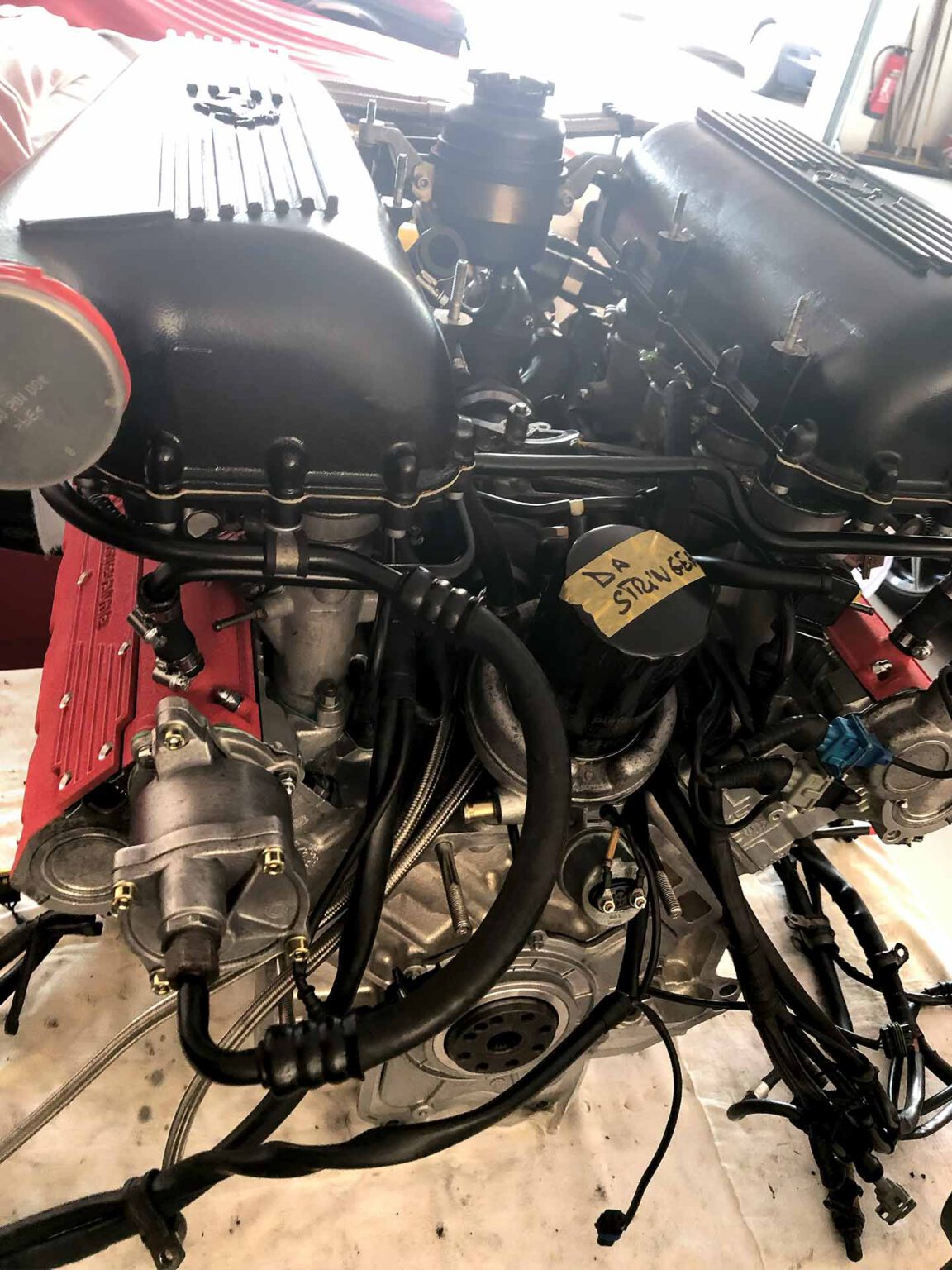 Ferrari F355 Service Motor Inspektion