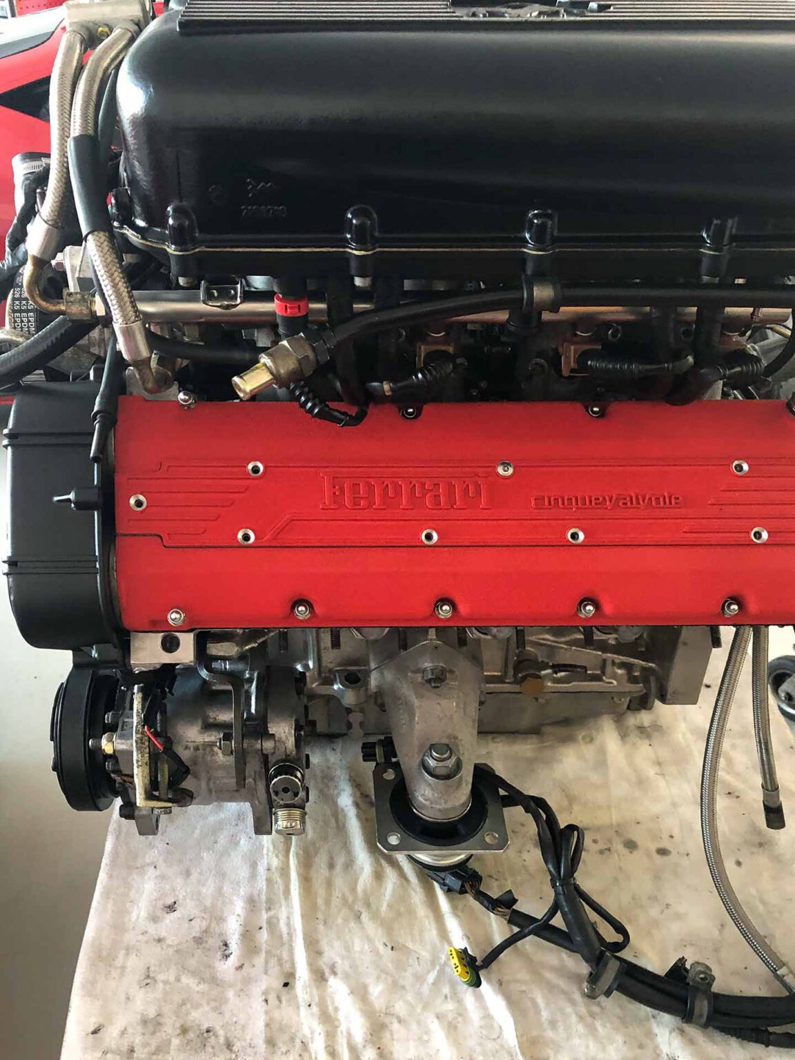 Ferrari F355 Service Motor Inspektion