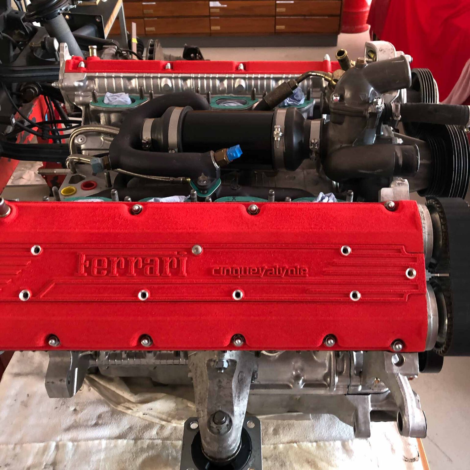 Ferrari F355 Service Motor Inspektion